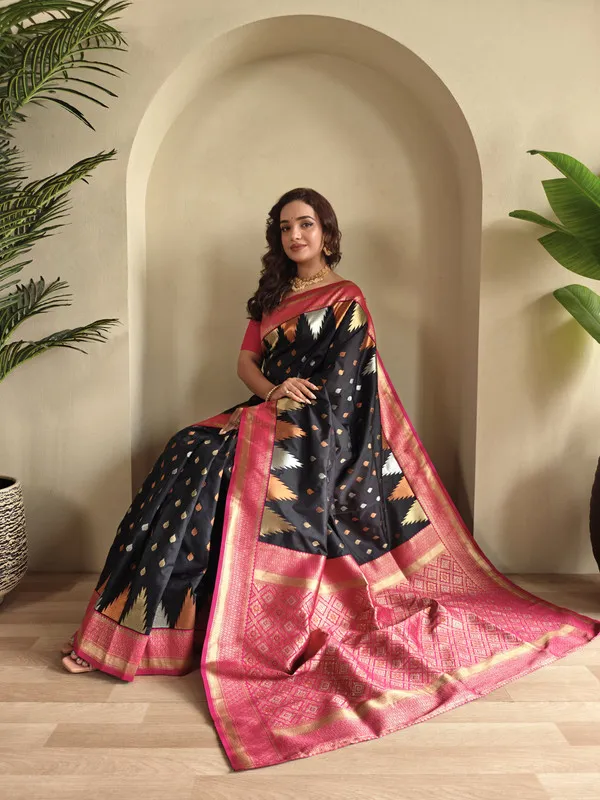 Black_Silk_Weaving_Saree_For_Women