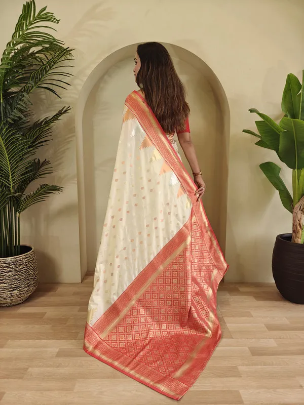 Cream_Silk_Weaving_Saree_For_Women