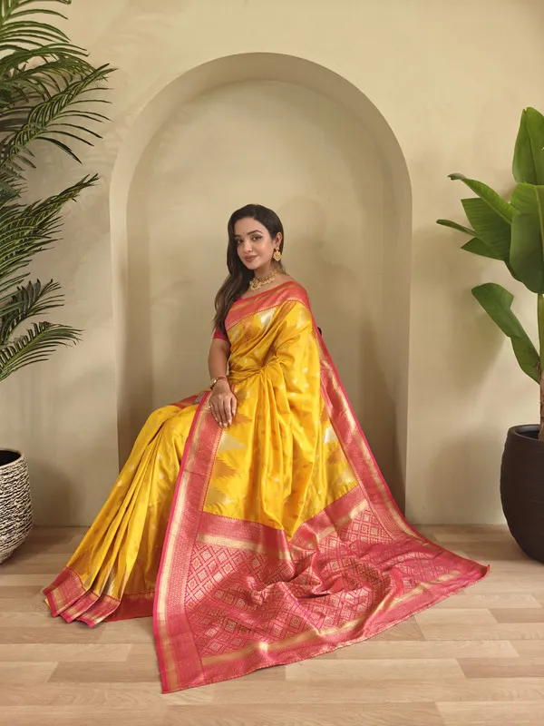 Yellow_Silk_Weaving_Saree_For_Women