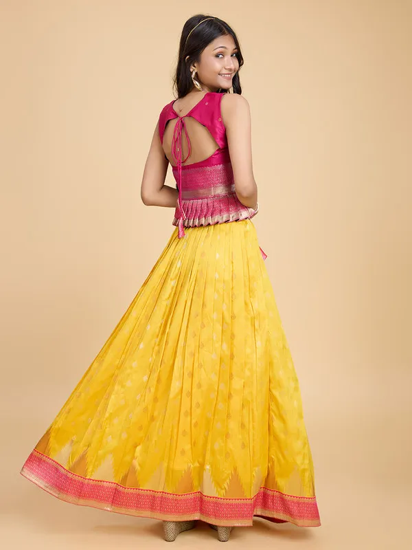 Gold_Silk_Blend_Woven_Lehenga_Choli_For_Girls