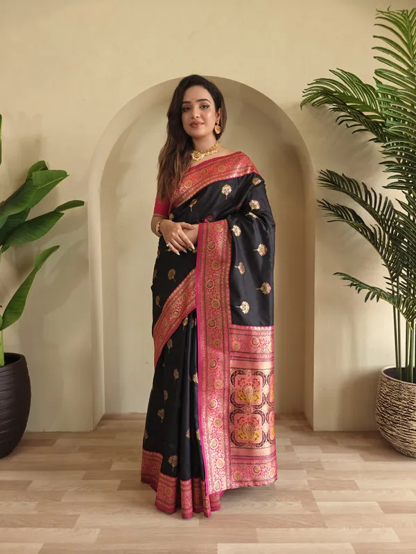 Black_Banarasi_Silk_Weaving_Saree_For_Women