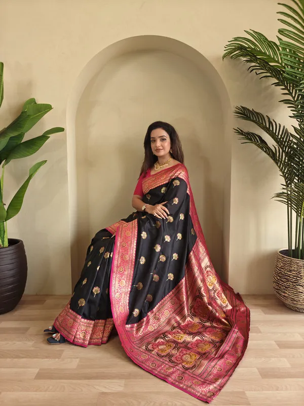 Black_Banarasi_Silk_Weaving_Saree_For_Women