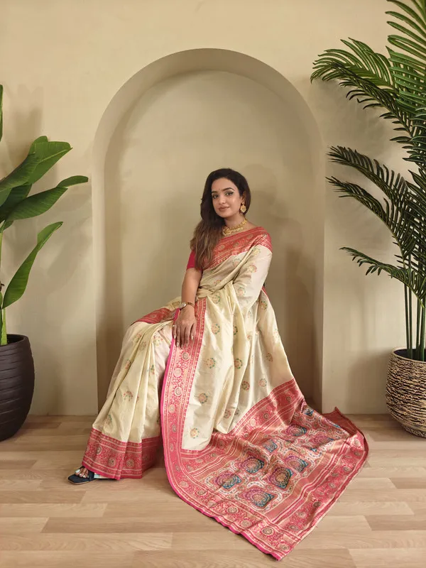White_Banarasi_Silk_Weaving_Saree_For_Women