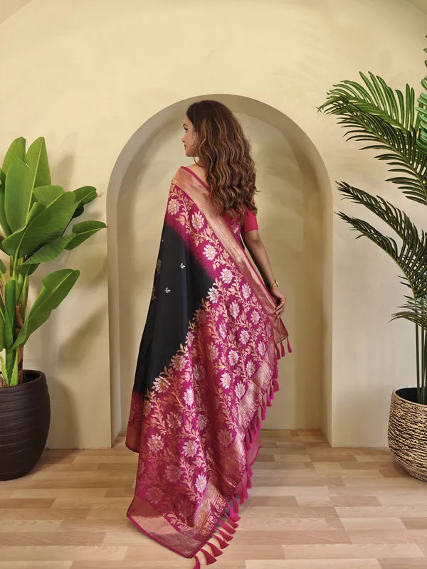 Black_Silk_Zari_Weaving_Saree_For_Women