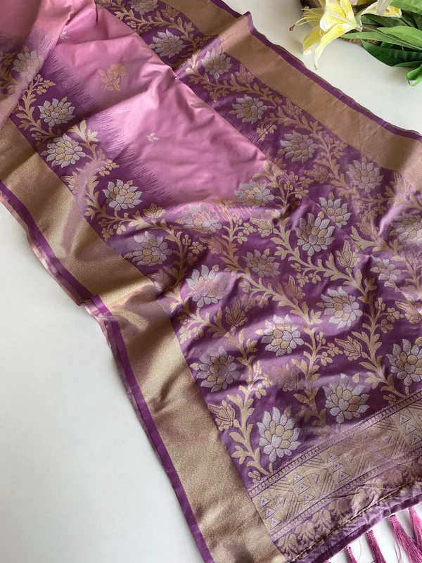 Light_Pink_Silk_Zari_Weaving_Saree_For_Women