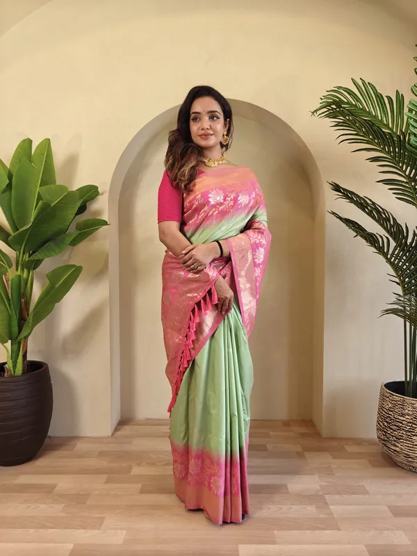 Parrot_Green_Silk_Zari_Weaving_Saree_For_Women