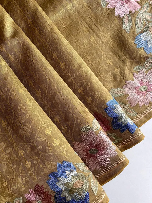 Mehendi_Tussar_Saree_Embroidery_Saree_For_Women