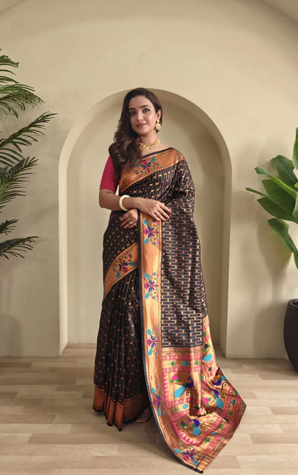 Black_Soft_Paithani_Silk_Weaving_Saree_For_Women