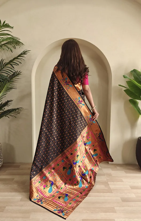 Black_Soft_Paithani_Silk_Weaving_Saree_For_Women