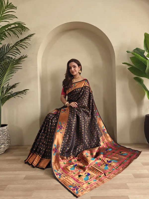 Black_Soft_Paithani_Silk_Weaving_Saree_For_Women