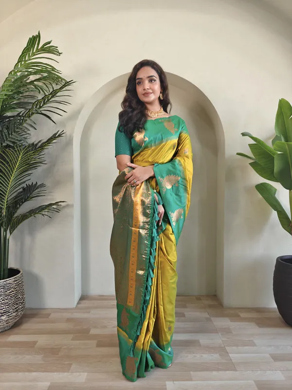 Pista_Silk_Weaving_Saree_For_Women