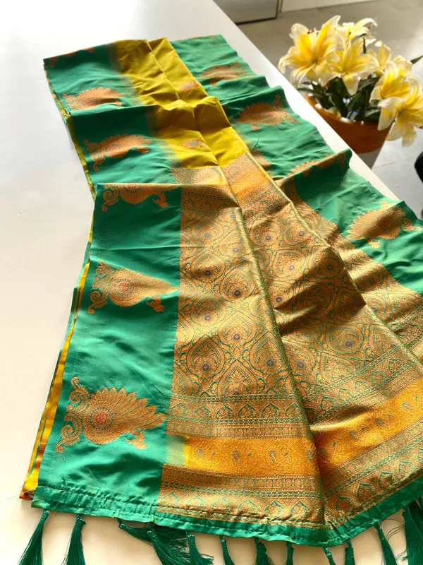 Pista_Silk_Weaving_Saree_For_Women