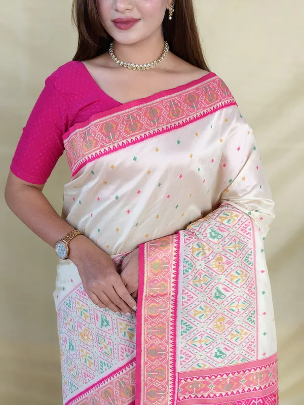 Cream_Soft_Silk_Rich_Zari_Weaving_Saree_For_Women