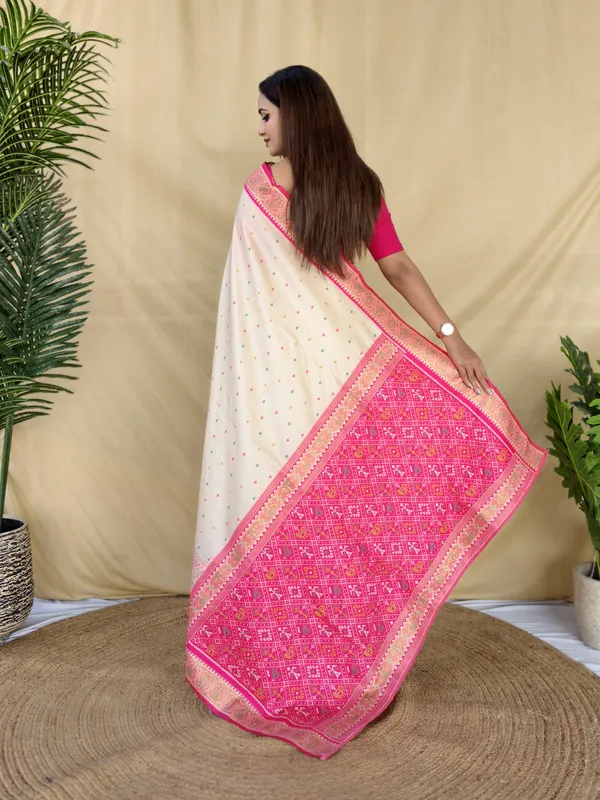 Cream_Soft_Silk_Rich_Zari_Weaving_Saree_For_Women