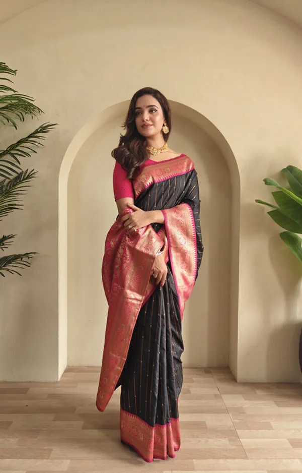Black_Paithani_Silk_Weaving_Saree_For_Women