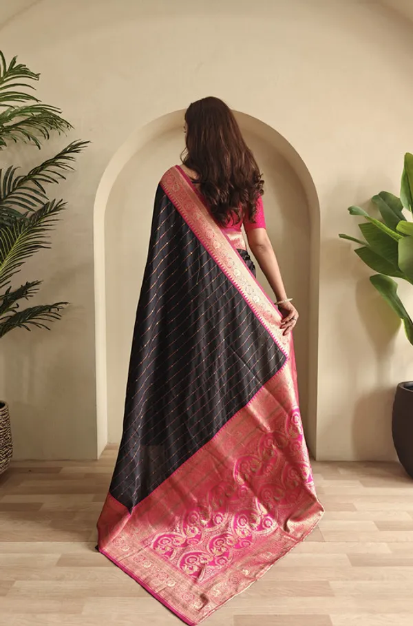 Black_Paithani_Silk_Weaving_Saree_For_Women