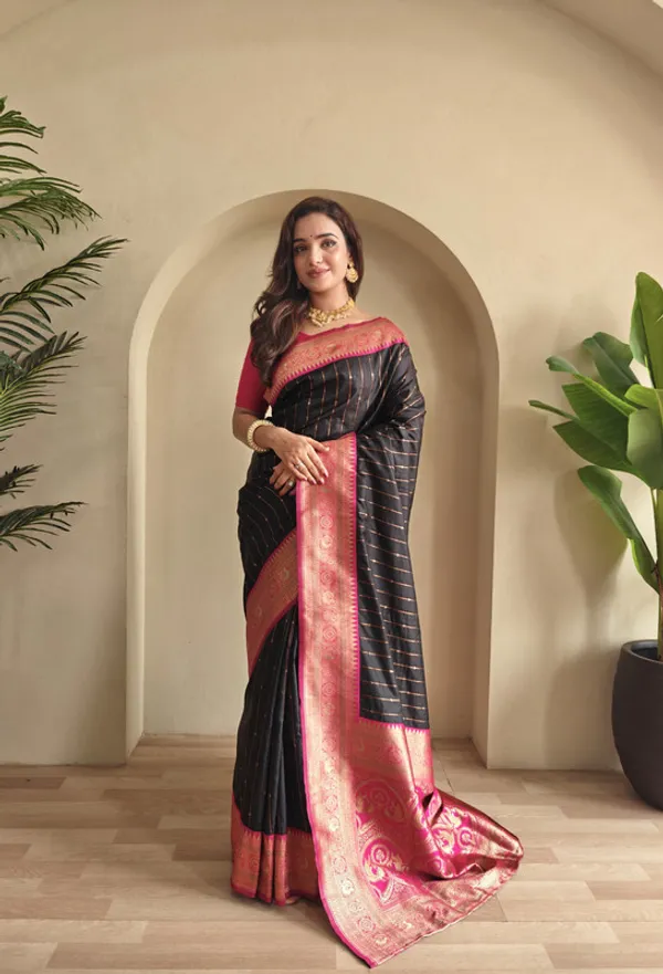 Black_Paithani_Silk_Weaving_Saree_For_Women