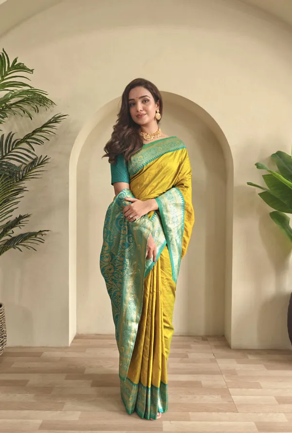 Pista_Paithani_Silk_Weaving_Saree_For_Women