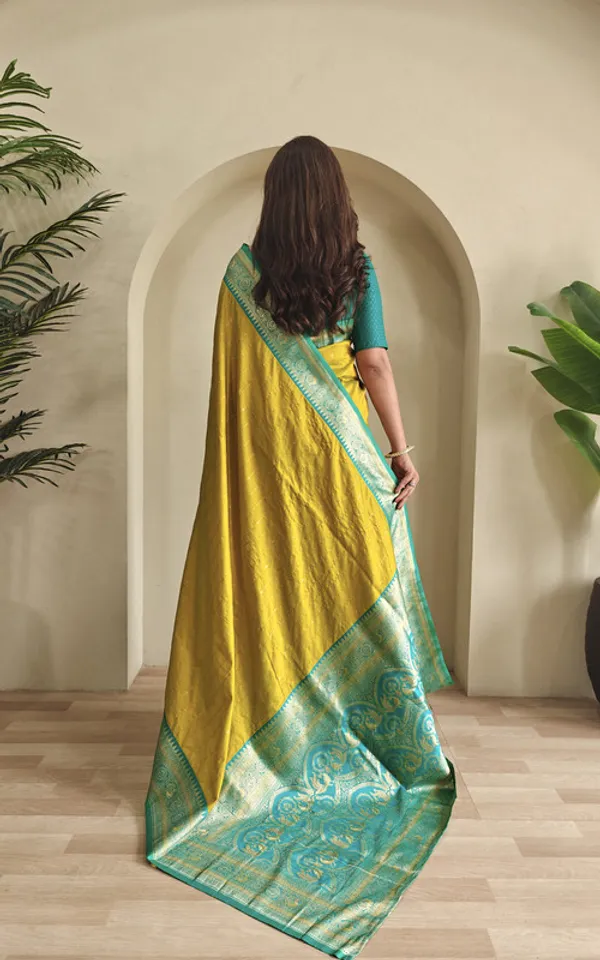 Pista_Paithani_Silk_Weaving_Saree_For_Women
