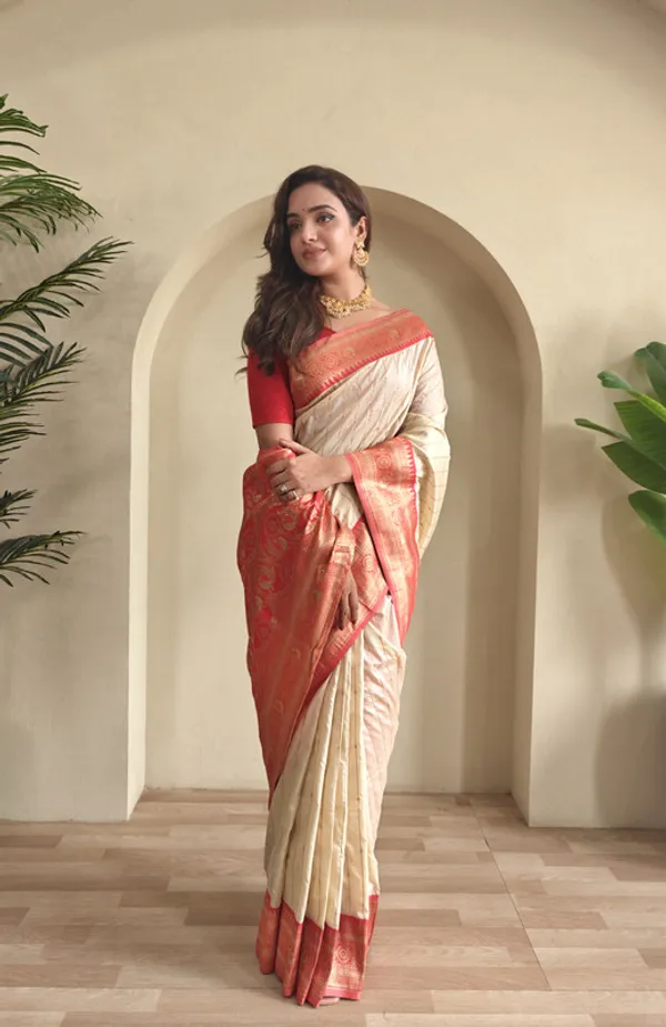White_Paithani_Silk_Weaving_Saree_For_Women