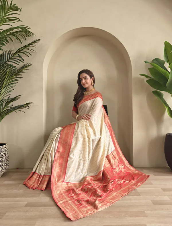 White_Paithani_Silk_Weaving_Saree_For_Women