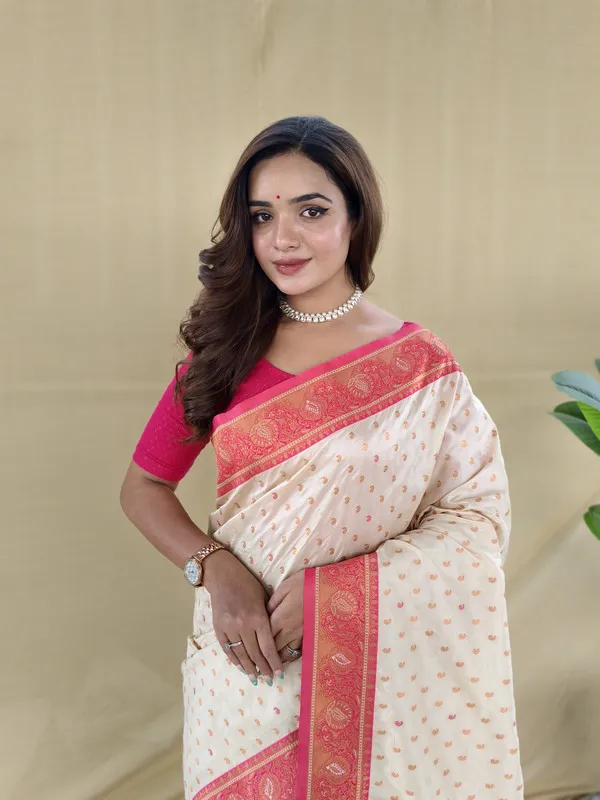 White_Paithani_Silk_Weaving_Saree_For_Women