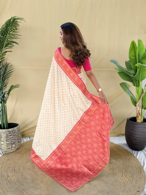 White_Paithani_Silk_Weaving_Saree_For_Women