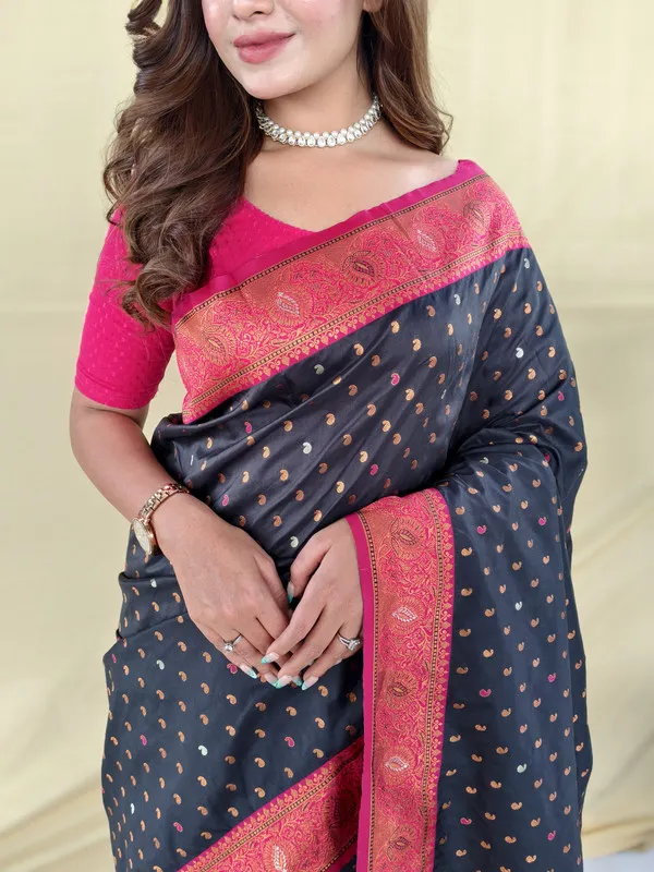 Black_Paithani_Silk_Weaving_Saree_For_Women
