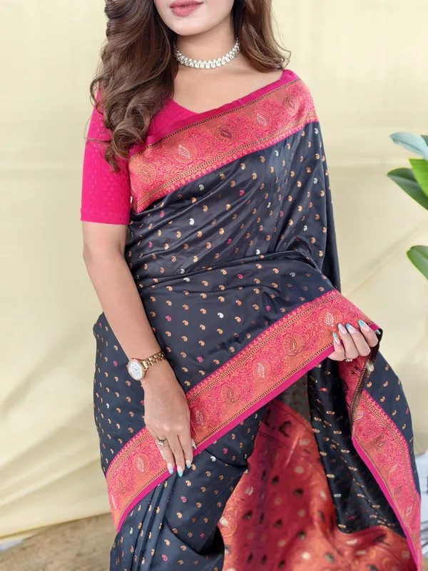 Black_Paithani_Silk_Weaving_Saree_For_Women