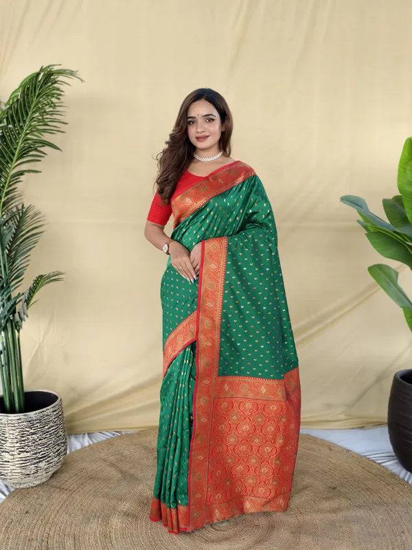 Bottle_Green_Paithani_Silk_Weaving_Saree_For_Women