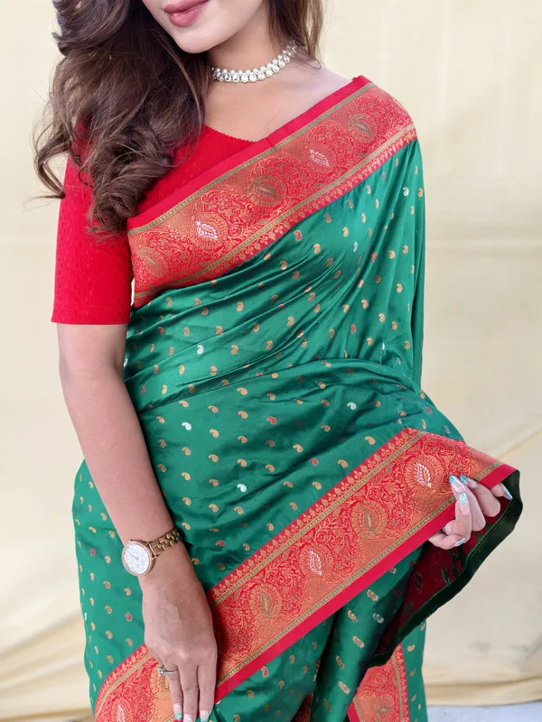 Bottle_Green_Paithani_Silk_Weaving_Saree_For_Women