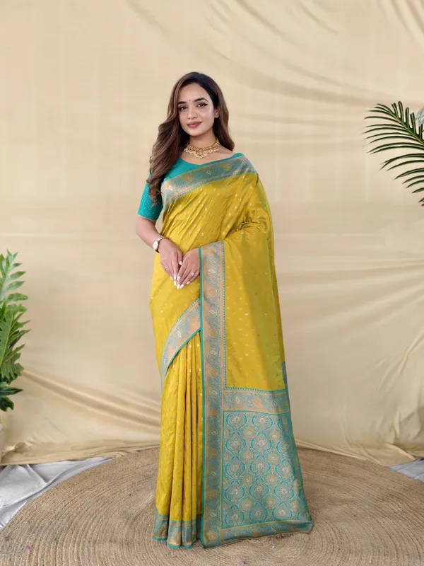 Pista_Paithani_Silk_Weaving_Saree_For_Women