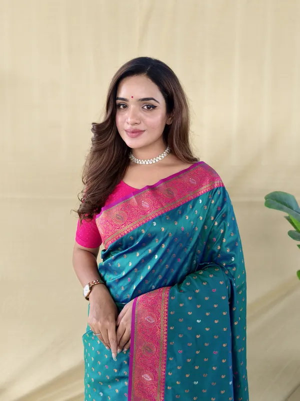Rama_Paithani_Silk_Weaving_Saree_For_Women