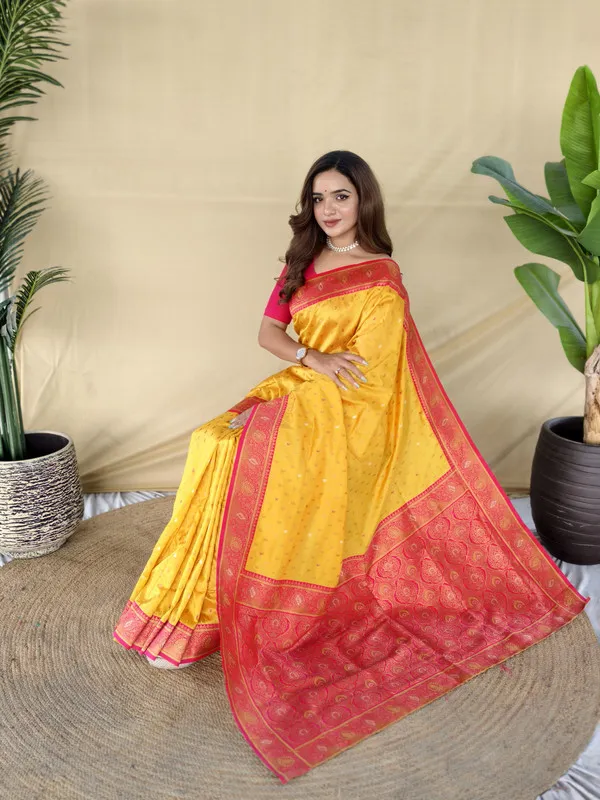 Yellow_Paithani_Silk_Weaving_Saree_For_Women