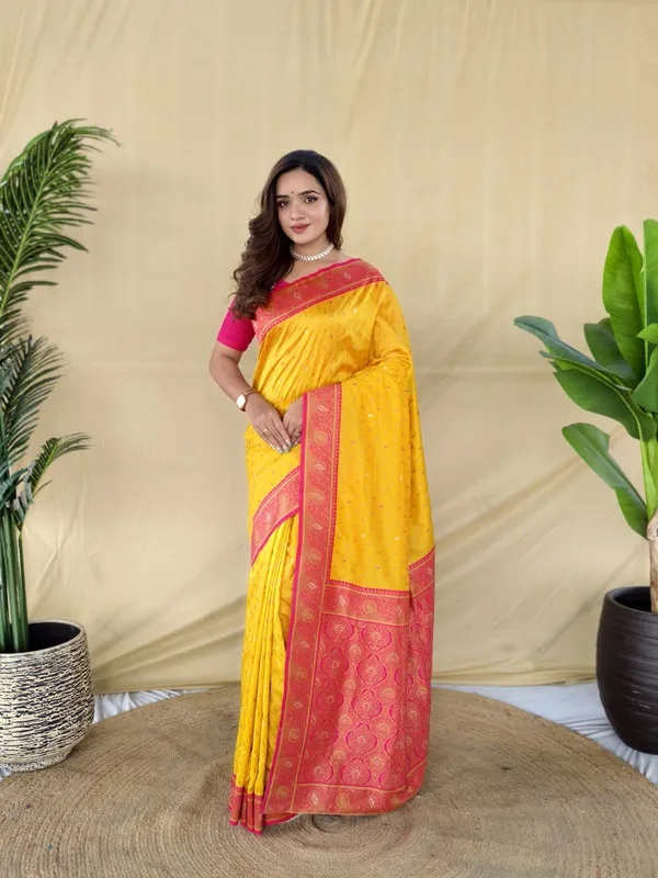 Yellow_Paithani_Silk_Weaving_Saree_For_Women