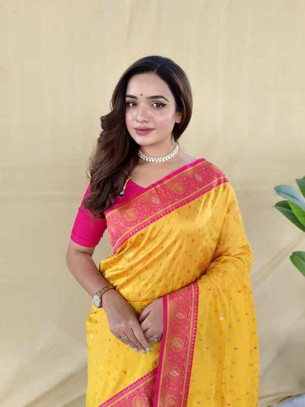 Yellow_Paithani_Silk_Weaving_Saree_For_Women