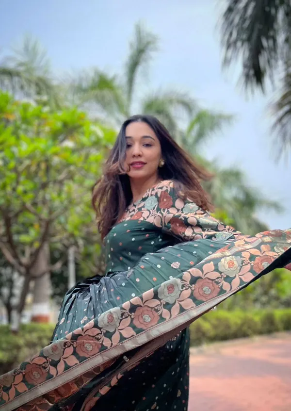 Green_Soft_Silk_Copper_Weaving_Ethnic_Dresses_Gown_For_Women