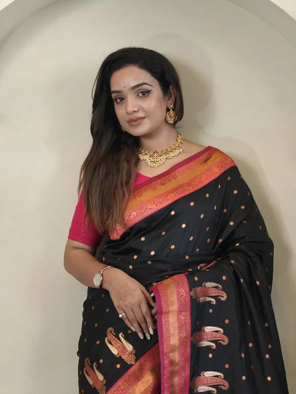 Black_Paithani_Silk_Weaving_Saree_For_Women