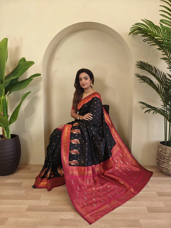 Black_Paithani_Silk_Weaving_Saree_For_Women
