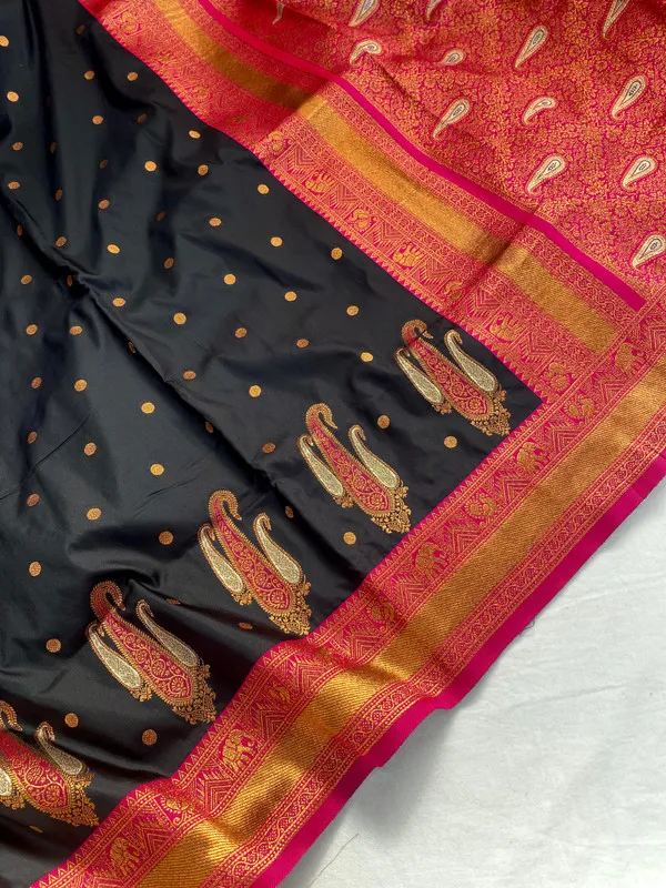 Black_Paithani_Silk_Weaving_Saree_For_Women