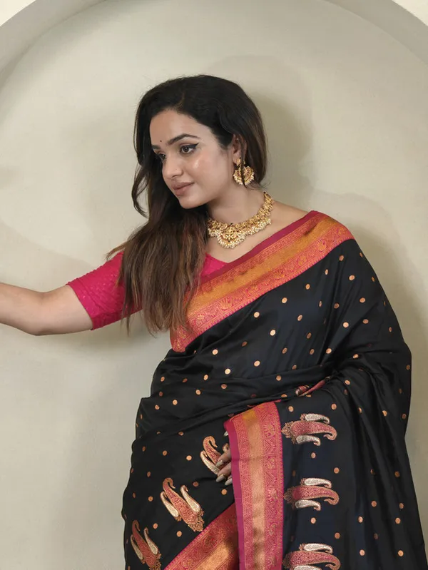 Black_Paithani_Silk_Weaving_Saree_For_Women