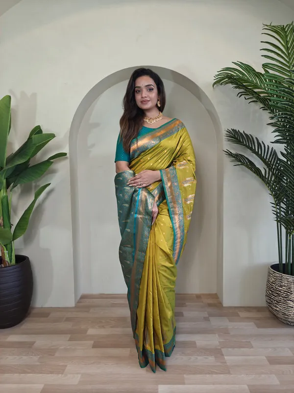 Pista_Paithani_Silk_Weaving_Saree_For_Women