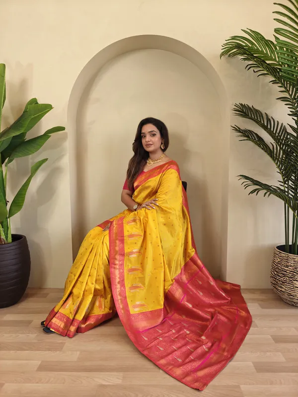 Yellow_Paithani_Silk_Weaving_Saree_For_Women