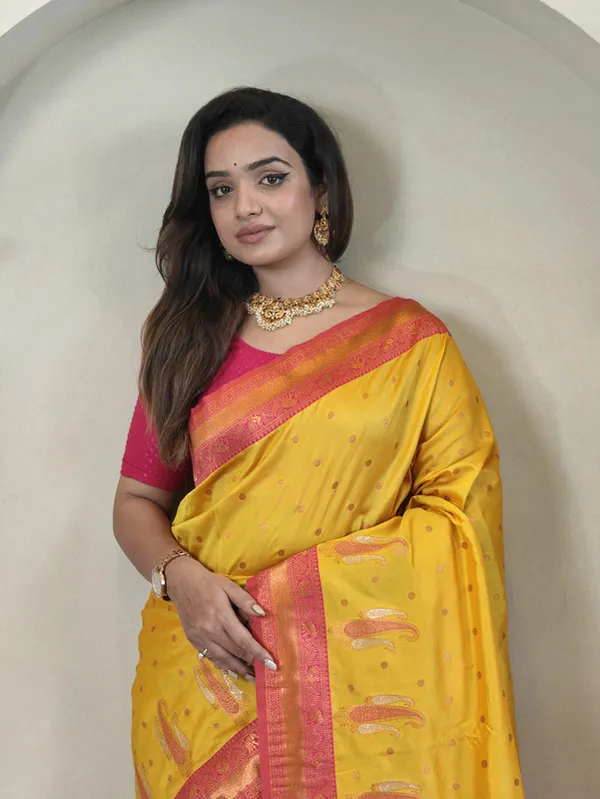 Yellow_Paithani_Silk_Weaving_Saree_For_Women