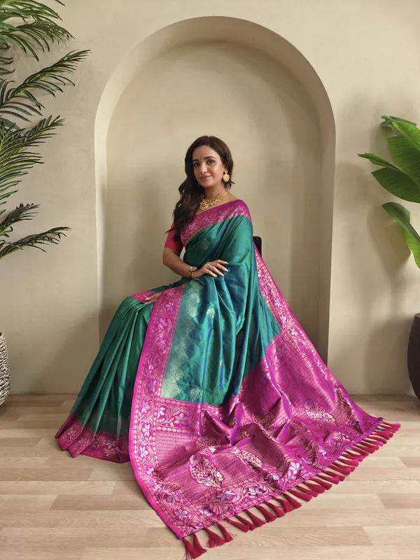 Rama_Dual_Tone_Silk_Weaving_Saree_For_Women