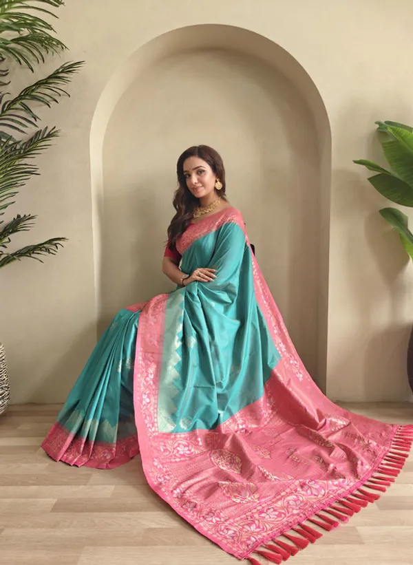 Sky_Blue_Dual_Tone_Silk_Weaving_Saree_For_Women