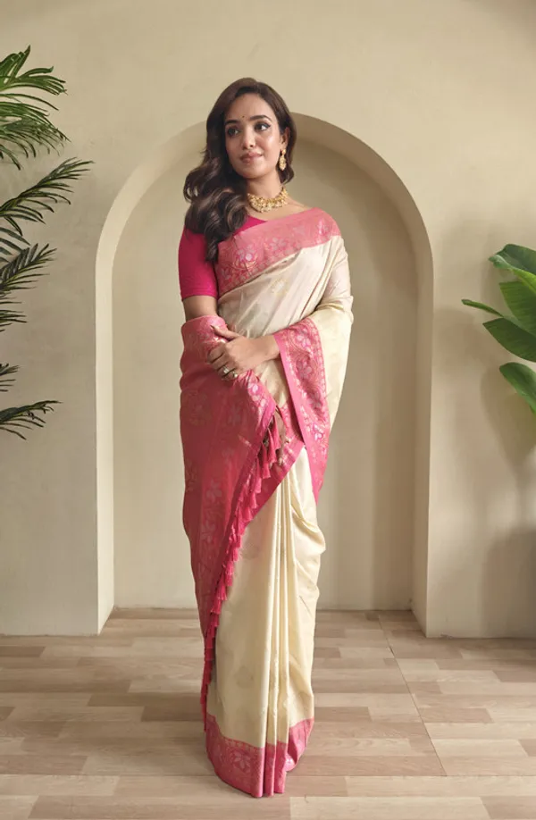 White_Dual_Tone_Silk_Weaving_Saree_For_Women