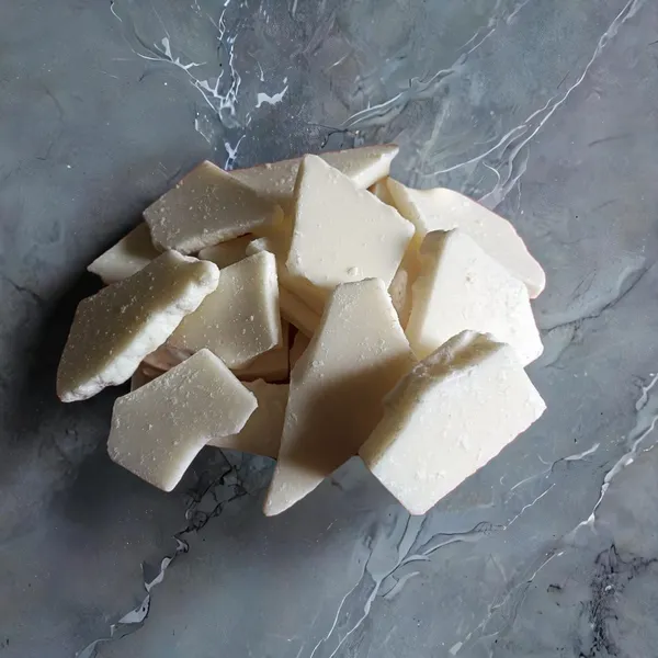 White_Soya_Wax_Aa_Raw_Candle_For_Home_Decor