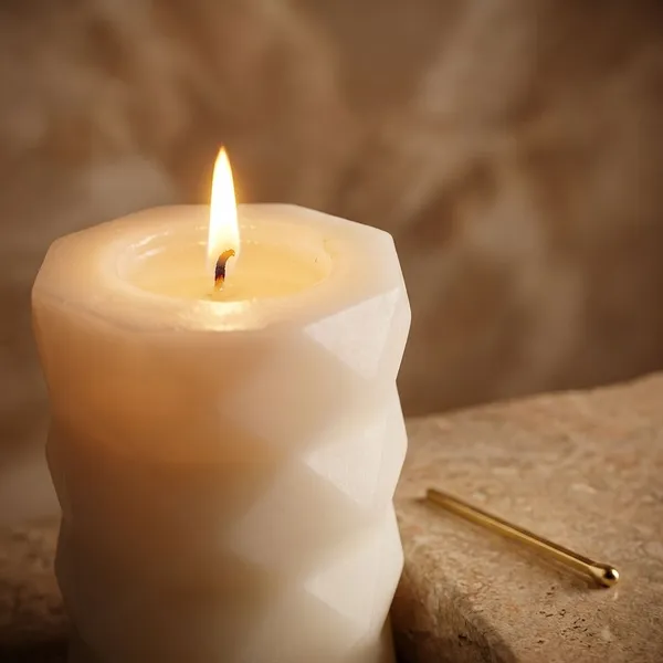 White_And_Blue_Geometric_Pillar_Candle_For_Home_Decor