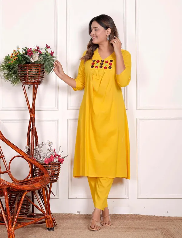 Women_S_Cotton_Embroidered_Anarkali_Kurti_With_Pant